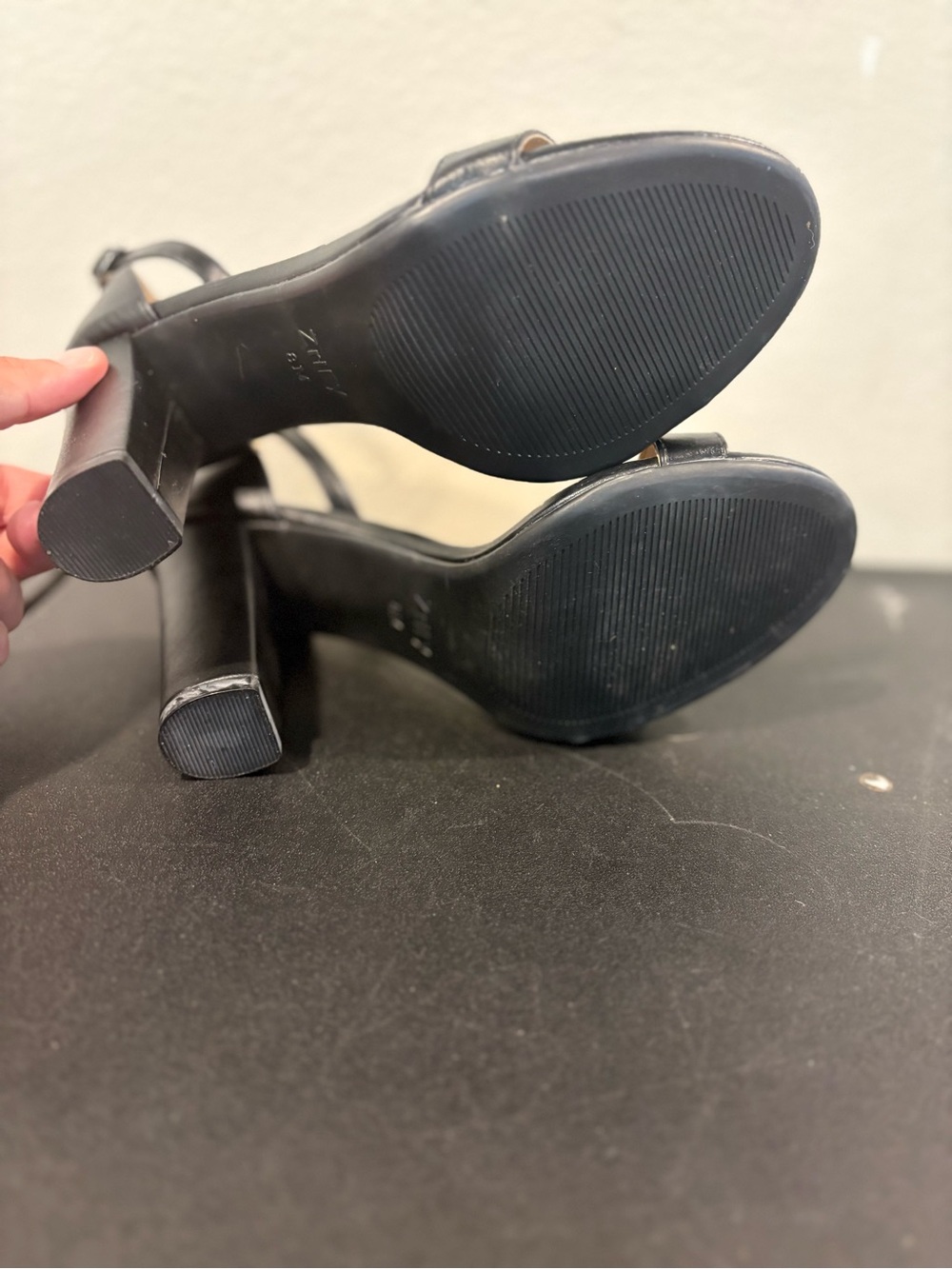 ZriEy Black Strappy 4” Chunky Stiletto Heels Women's Size 8 Ankle Strap - Picture 8 of 9